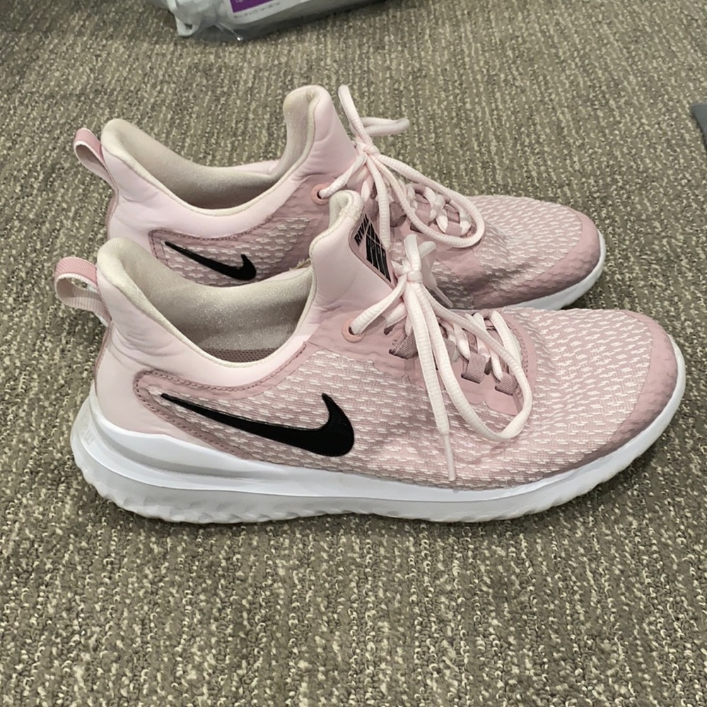 Nike Rival Tennis shoes